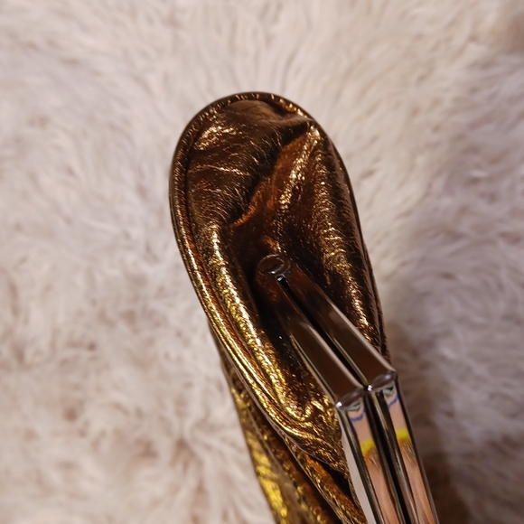 BcbgMaxAzria evening clutch - Picture 13 of 15